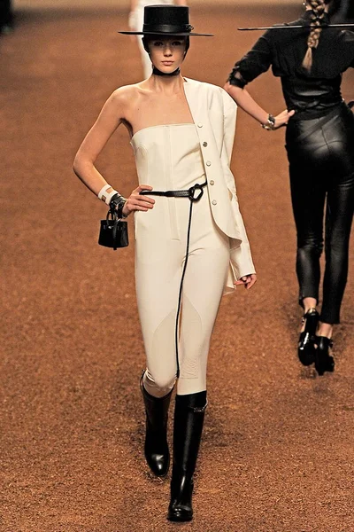 Look 2